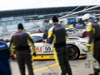 Boxenstopp für den BMW M6 GT3 von Rowe Racing - VLN2 2017 (Foto: mariushecker.de)