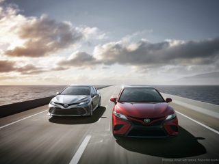 2018 Toyota Camry Hybrid & XSE (Foto: Hersteller)