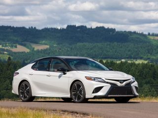 2018 Toyota Camry XSE (Foto: Hersteller)