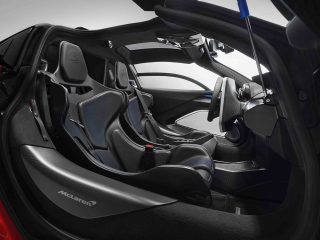 Der lichtdurchflutete Innenraum des McLaren Senna (Foto: McLaren)