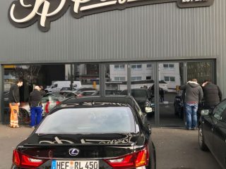 Mein Lexus GS 450h vor dem Gebäude von JP Performance