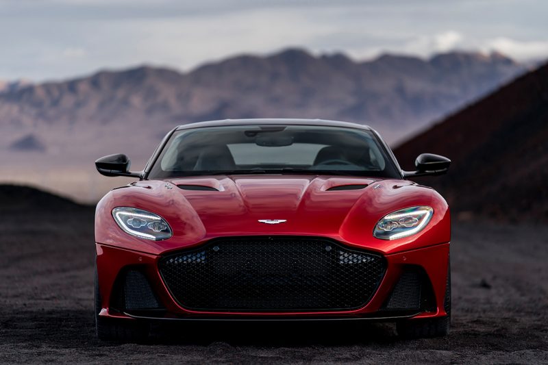 Bulliger Anblick: Die Front des Aston Martin DBS Superleggera (Foto: Aston Martin)