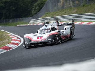 Neuer Rundenrekord auf der Nordschleife: Timo Bernhard - Porsche 919 Hybrid (Foto: Porsche)