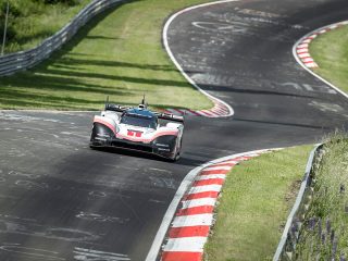 Neuer Rundenrekord auf der Nordschleife: Timo Bernhard - Porsche 919 Hybrid (Foto: Porsche)
