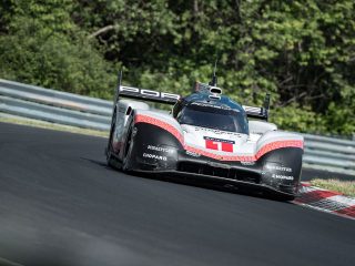 Neuer Rundenrekord auf der Nordschleife: Timo Bernhard - Porsche 919 Hybrid (Foto: Porsche)