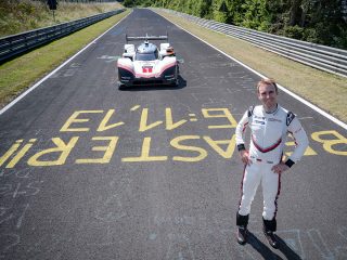 "Be faster - 6:11,13" - Das hat Timo Bernhard eindeutig geschafft (Foto: Porsche)