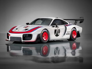 Im klassischen Martini-Racing Look: Porsche 935 auf Basis des 991.2 GT2 RS (Foto: Porsche)