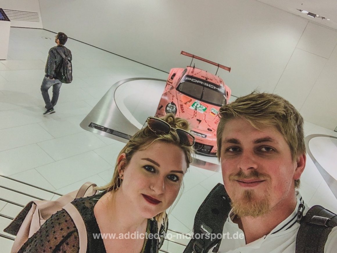 Selfie vor dem SAUger Porsche 911 RSR (LM-GTE)