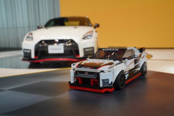 LEGO Speed Champions Nissan GT-R NISMO (76896) (Foto: Nissan)