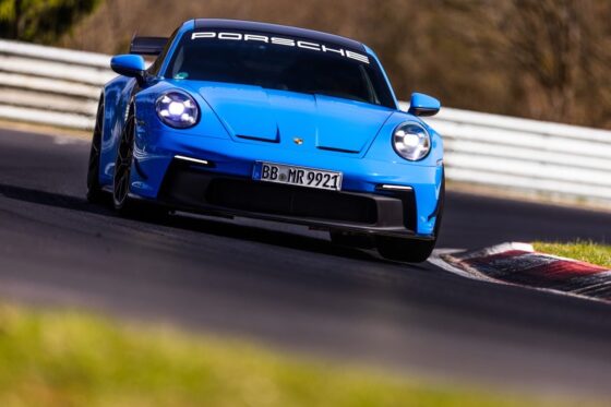 Porsche 911 GT3 (992) mit Manthey Performance Kit auf der Nordschleife (Foto: Porsche)