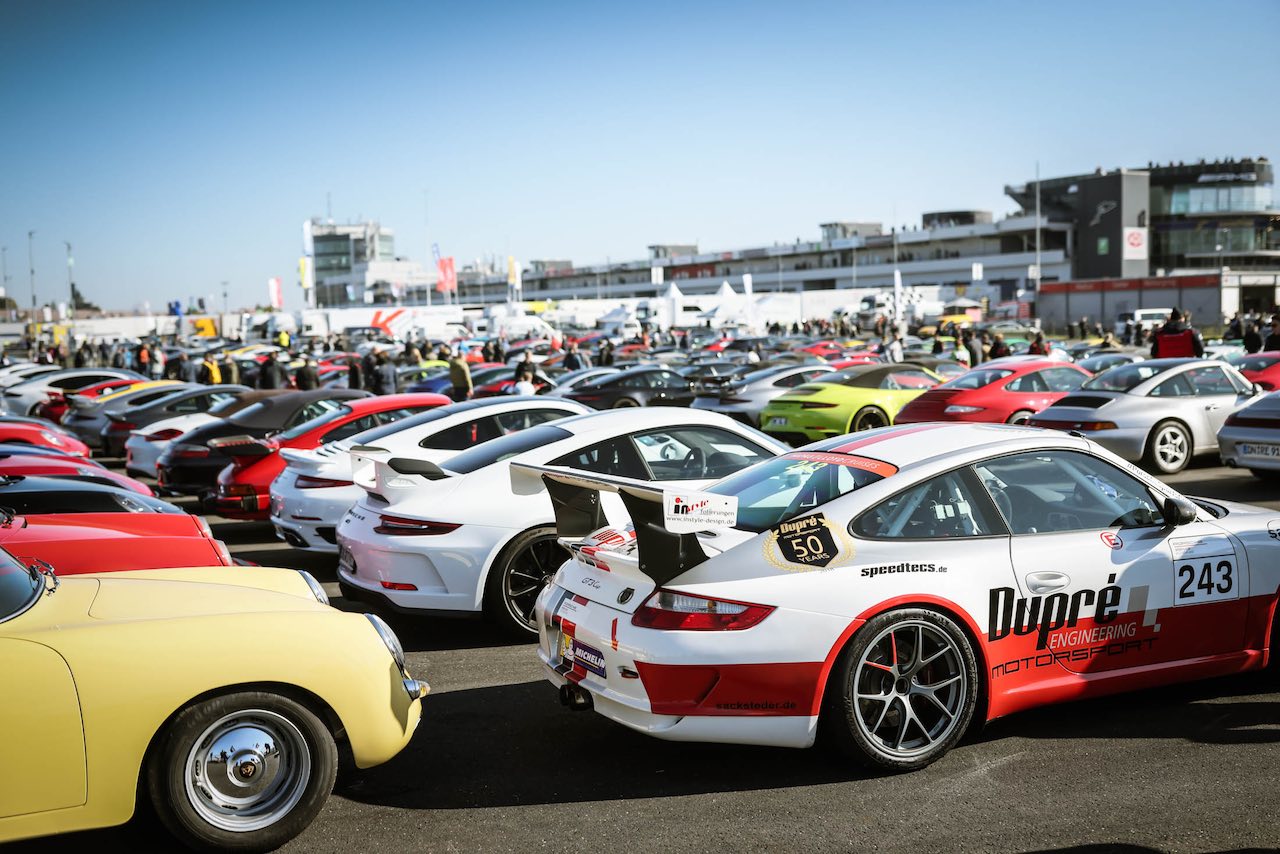 Der Porsche Club Nürburgring stellt Exponate aus (Foto: Marcus Krüger)